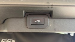 2023 (73) LAND ROVER DISCOVERY 3.0 D300 Metropolitan Edition 5dr Auto 5973789