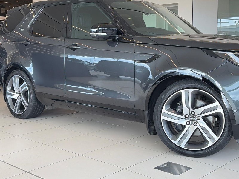 2023 (73) LAND ROVER DISCOVERY 3.0 D300 Metropolitan Edition 5dr Auto 5973793