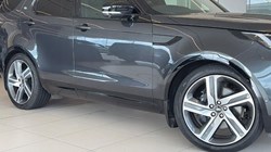 2023 (73) LAND ROVER DISCOVERY 3.0 D300 Metropolitan Edition 5dr Auto 5973793