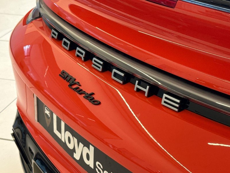 2022 (22) PORSCHE 911 2dr PDK 5967152