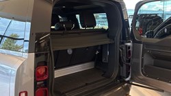 2023 (23) LAND ROVER DEFENDER 3.0 D250 X-Dynamic SE 90 3dr Auto 5972100