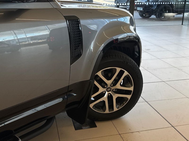2023 (23) LAND ROVER DEFENDER 3.0 D250 X-Dynamic SE 90 3dr Auto 5972109