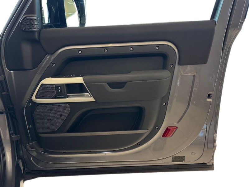 2023 (23) LAND ROVER DEFENDER 3.0 D250 X-Dynamic SE 90 3dr Auto 5972084