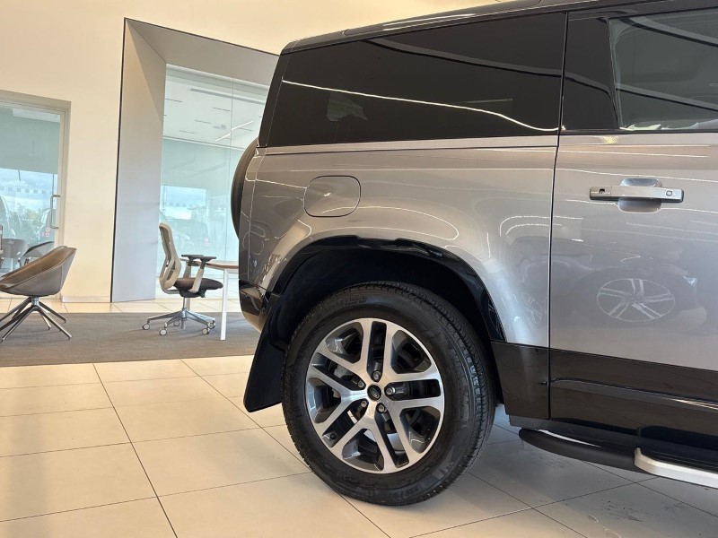 2023 (23) LAND ROVER DEFENDER 3.0 D250 X-Dynamic SE 90 3dr Auto 5972113