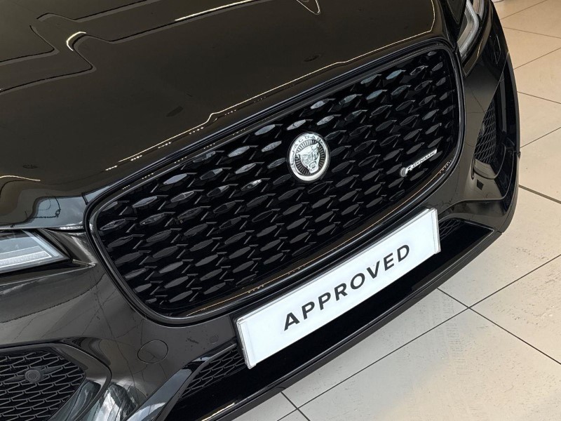 2024 (74) JAGUAR F-PACE 2.0 P400e R-Dynamic SE Black 5dr Auto AWD 5974099