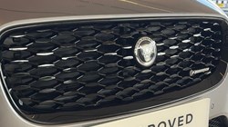 2024 (24) JAGUAR E-PACE 2.0 D200 R-Dynamic SE Black 5dr Auto 5975193