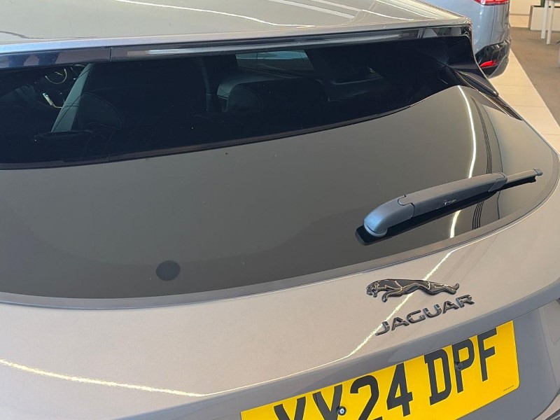 2024 (24) JAGUAR E-PACE 2.0 D200 R-Dynamic SE Black 5dr Auto 5975196