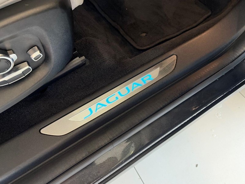 2023 (73) JAGUAR E-PACE 1.5 P300e R-Dynamic HSE Black 5dr Auto 5993594