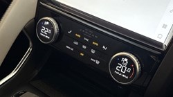 2023 (23) JAGUAR E-PACE 2.0 D200 R-Dynamic Black 5dr Auto 5985036