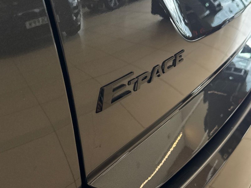 2023 (23) JAGUAR E-PACE 2.0 D200 R-Dynamic Black 5dr Auto 5985048