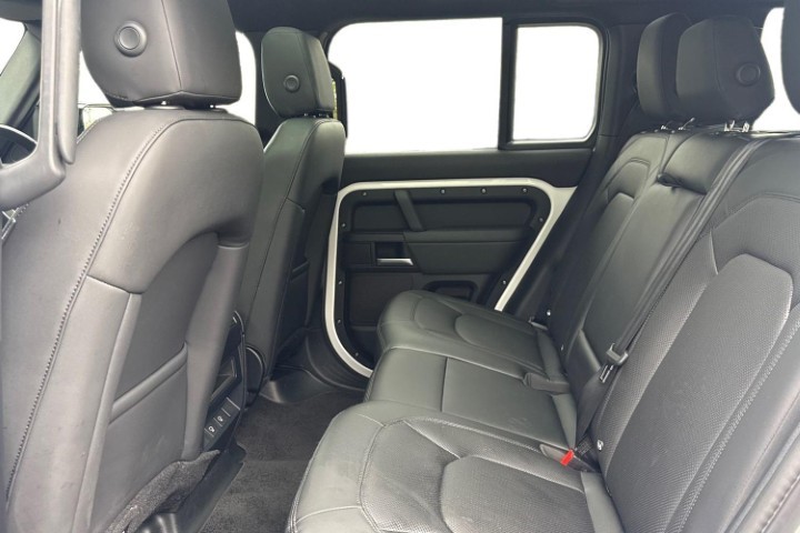 2024 (74) LAND ROVER DEFENDER 3.0 D250 X-Dynamic SE 110 5dr Auto 5663065