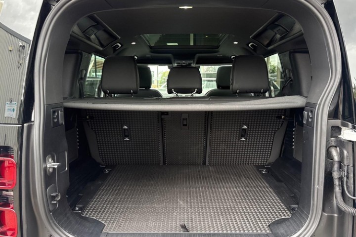 2024 (74) LAND ROVER DEFENDER 3.0 D250 X-Dynamic SE 110 5dr Auto 5663071
