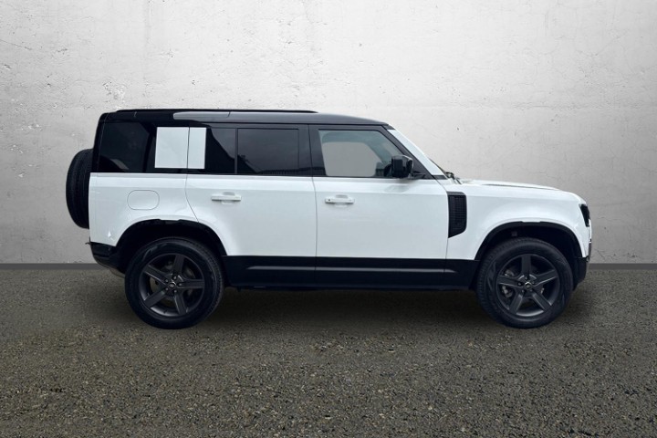 2024 (74) LAND ROVER DEFENDER 3.0 D250 X-Dynamic SE 110 5dr Auto 5663066