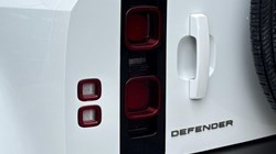 2024 (74) LAND ROVER DEFENDER 3.0 D250 X-Dynamic SE 110 5dr Auto 5663080