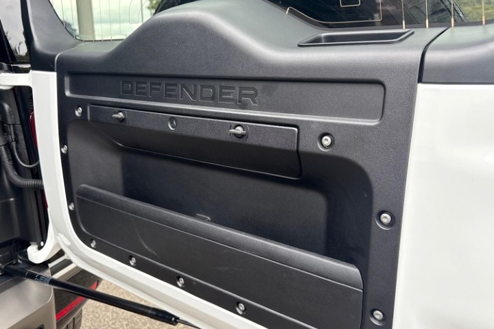 2024 (74) LAND ROVER DEFENDER 3.0 D250 X-Dynamic SE 110 5dr Auto 5663102