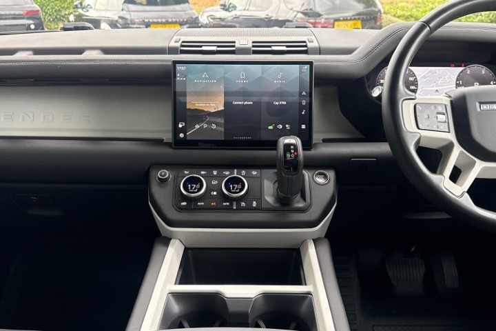 2024 (74) LAND ROVER DEFENDER 3.0 D250 X-Dynamic SE 110 5dr Auto 5663075