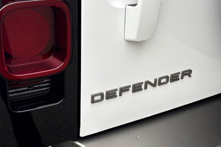 2024 (74) LAND ROVER DEFENDER 3.0 D250 X-Dynamic SE 110 5dr Auto 5663108