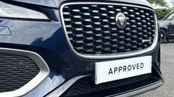 2023 (23) JAGUAR F-PACE 2.0 D200 R-Dynamic SE 5dr Auto AWD 5677616