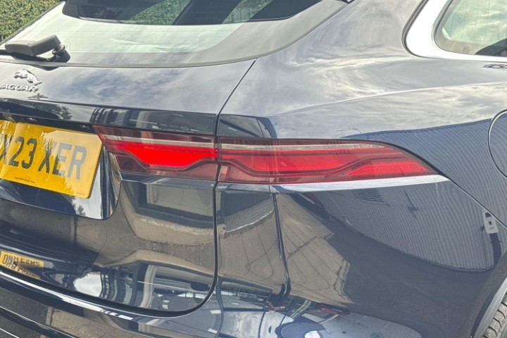 2023 (23) JAGUAR F-PACE 2.0 D200 R-Dynamic SE 5dr Auto AWD 5677620