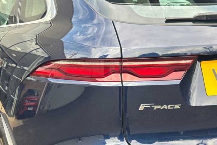2023 (23) JAGUAR F-PACE 2.0 D200 R-Dynamic SE 5dr Auto AWD 5677588