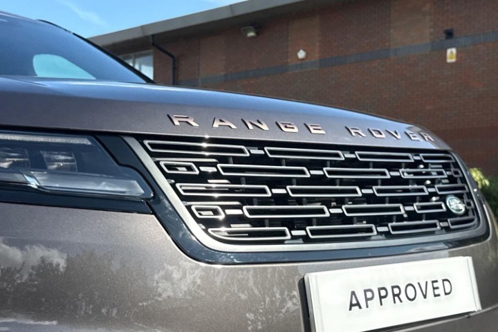 2025 (25) LAND ROVER RANGE ROVER VELAR 2.0 P400e Autobiography 5dr Auto [Revised] 5717277