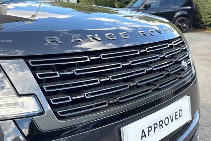 2026 (26) LAND ROVER RANGE ROVER 3.0 D300 Edition 4dr Auto 5667485