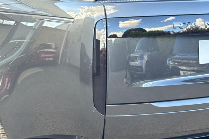 2026 (26) LAND ROVER RANGE ROVER 3.0 D300 Edition 4dr Auto 5667460