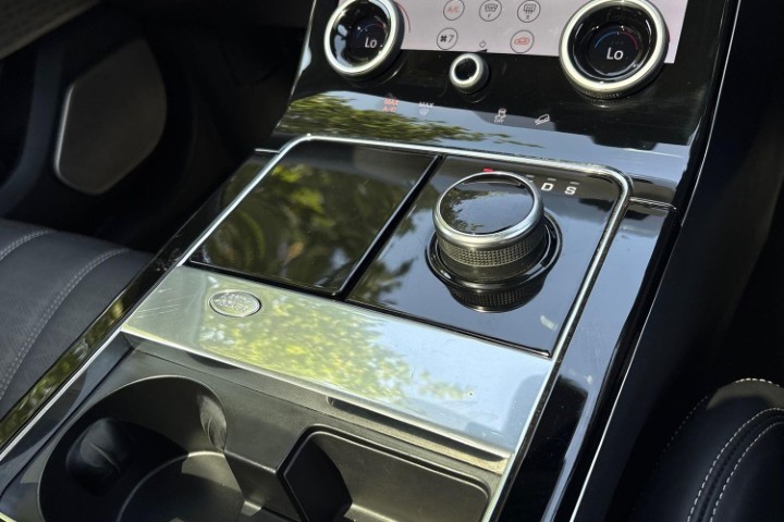 2020 (70) LAND ROVER RANGE ROVER VELAR 2.0 D240 R-Dynamic HSE 5dr Auto 5681477
