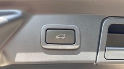 2020 (70) LAND ROVER RANGE ROVER VELAR 2.0 D240 R-Dynamic HSE 5dr Auto 5681508