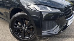 2023 (23) JAGUAR F-PACE 2.0 D200 R-Dynamic SE Black 5dr Auto AWD 5736542