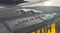 2023 (23) JAGUAR F-PACE 2.0 D200 R-Dynamic SE Black 5dr Auto AWD 5736545