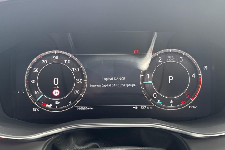 2023 (23) JAGUAR F-PACE 2.0 D200 R-Dynamic SE Black 5dr Auto AWD 5736516
