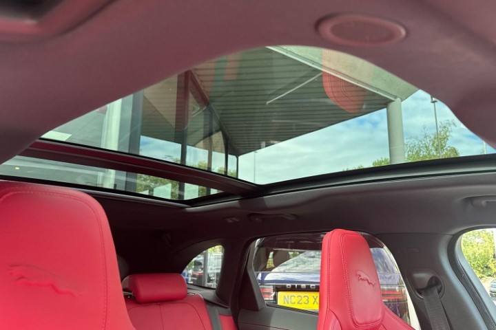 2023 (23) JAGUAR F-PACE 2.0 D200 R-Dynamic SE Black 5dr Auto AWD 5736521