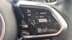 2023 (23) JAGUAR F-PACE 2.0 D200 R-Dynamic SE Black 5dr Auto AWD 5736529