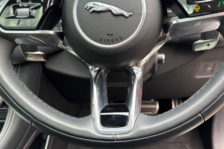 2023 (23) JAGUAR F-PACE 2.0 D200 R-Dynamic HSE Black 5dr Auto AWD 5720188