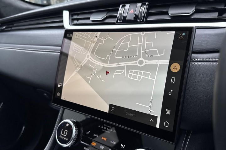 2023 (23) JAGUAR F-PACE 2.0 D200 R-Dynamic HSE Black 5dr Auto AWD 5720192