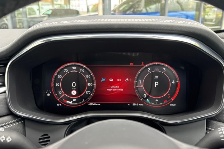2023 (23) JAGUAR F-PACE 2.0 D200 R-Dynamic HSE Black 5dr Auto AWD 5720196