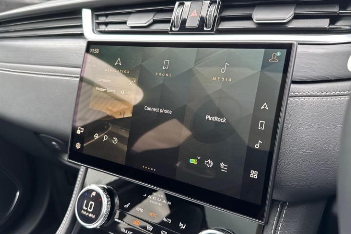 2023 (23) JAGUAR F-PACE 2.0 D200 R-Dynamic HSE Black 5dr Auto AWD 5720191