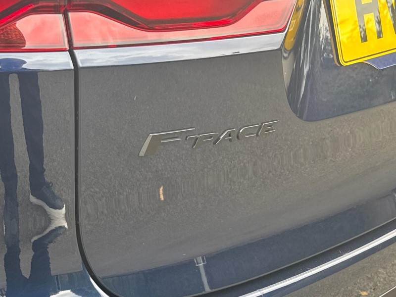 2022 (72) JAGUAR F-PACE 2.0 D200 R-Dynamic Black 5dr Auto AWD 5722788