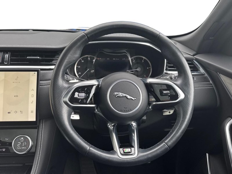 2022 (72) JAGUAR F-PACE 2.0 D200 R-Dynamic Black 5dr Auto AWD 5722755