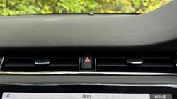 2020 (70) LAND ROVER RANGE ROVER EVOQUE 2.0 P200 R-Dynamic SE 5dr Auto 5717387