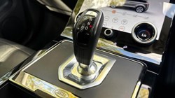 2020 (70) LAND ROVER RANGE ROVER EVOQUE 2.0 P200 R-Dynamic SE 5dr Auto 5717364