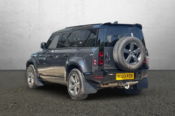 2023 (23) LAND ROVER DEFENDER 3.0 D300 X-Dynamic HSE 110 5dr Auto [7 Seat] 1