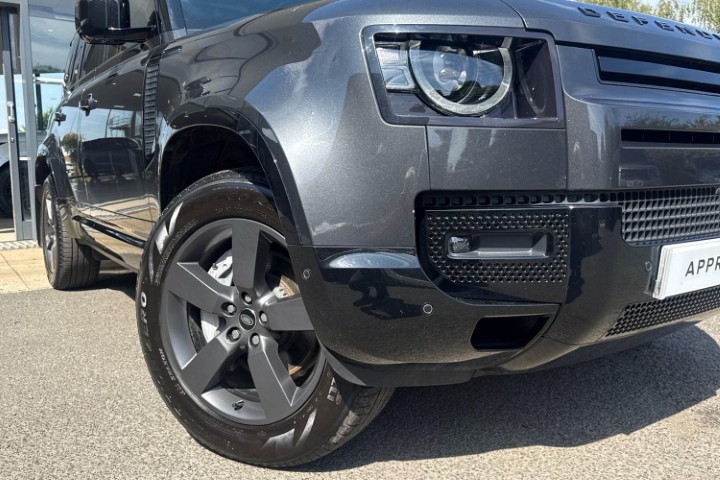 2023 (23) LAND ROVER DEFENDER 3.0 D300 X-Dynamic HSE 110 5dr Auto [7 Seat] 5705791