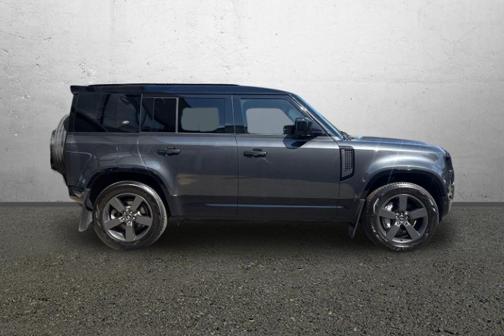 2023 (23) LAND ROVER DEFENDER 3.0 D300 X-Dynamic HSE 110 5dr Auto [7 Seat] 5705753