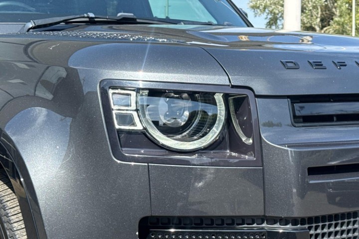 2023 (23) LAND ROVER DEFENDER 3.0 D300 X-Dynamic HSE 110 5dr Auto [7 Seat] 5705765