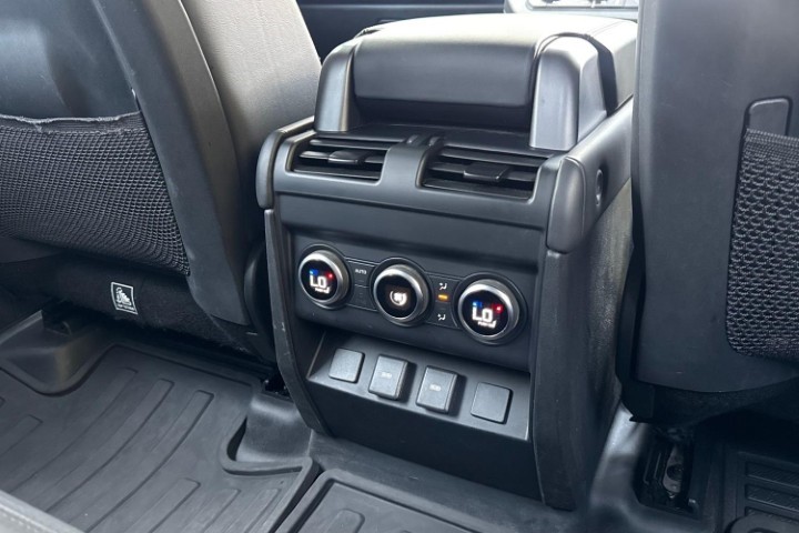 2023 (23) LAND ROVER DEFENDER 3.0 D300 X-Dynamic HSE 110 5dr Auto [7 Seat] 5705766