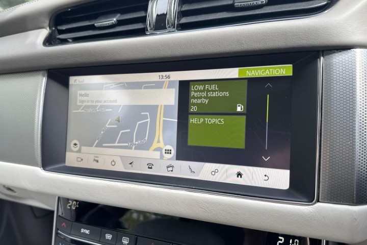 2020 (20) JAGUAR XF 2.0i Portfolio 5dr Auto 5789022