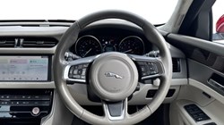 2020 (20) JAGUAR XF 2.0i Portfolio 5dr Auto 5789008