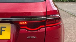 2020 (20) JAGUAR XF 2.0i Portfolio 5dr Auto 5789038